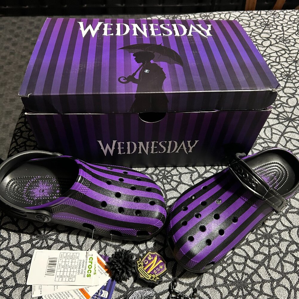 Crocs Wednesday Adams X classic Nevermore Clog goth W 9 M 7 purple black